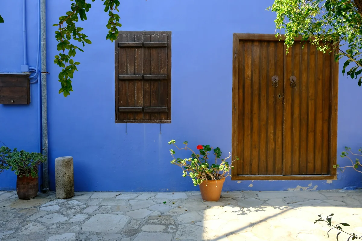 Kreasi Cerdas Warna Cat untuk Outdoor