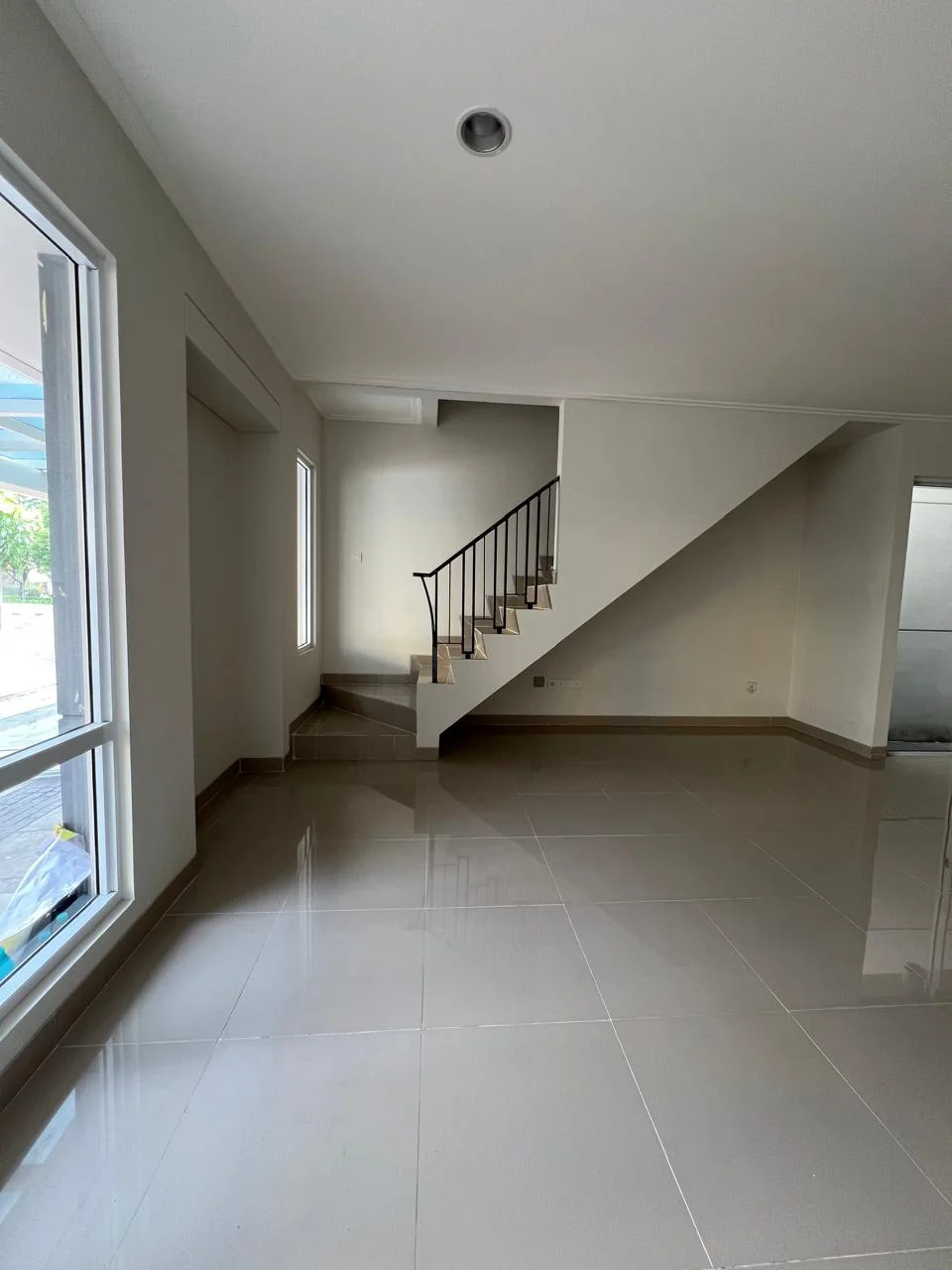 Dijual cepat rumah 2 lantai siap huni dalam cluster bebas banjir di Kelapa Gading