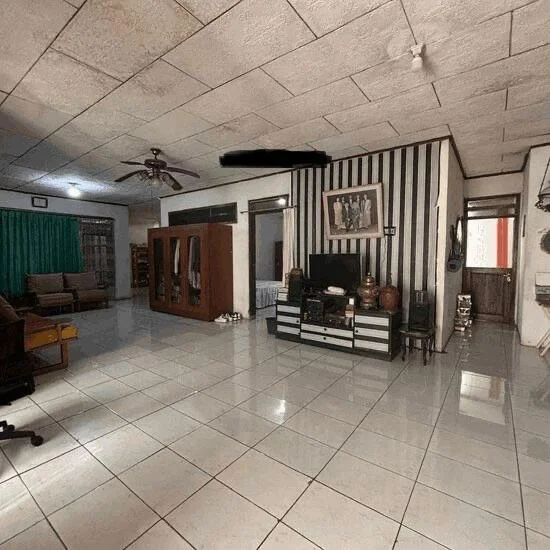 Jual rumah tua luas lokasi nyaman dan strategis di Duku 24, Pesanggrahan, Jakarta Selatan