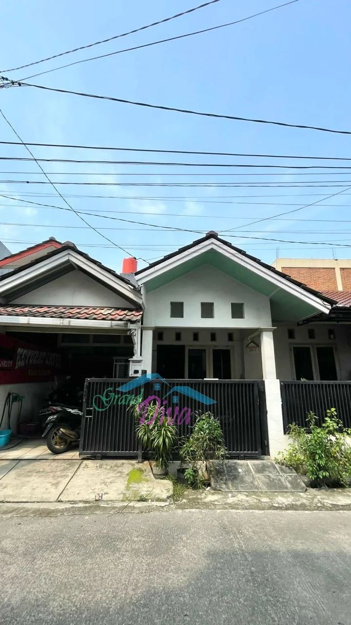 RUMAH DI PONDOK PEKAYON INDAH 