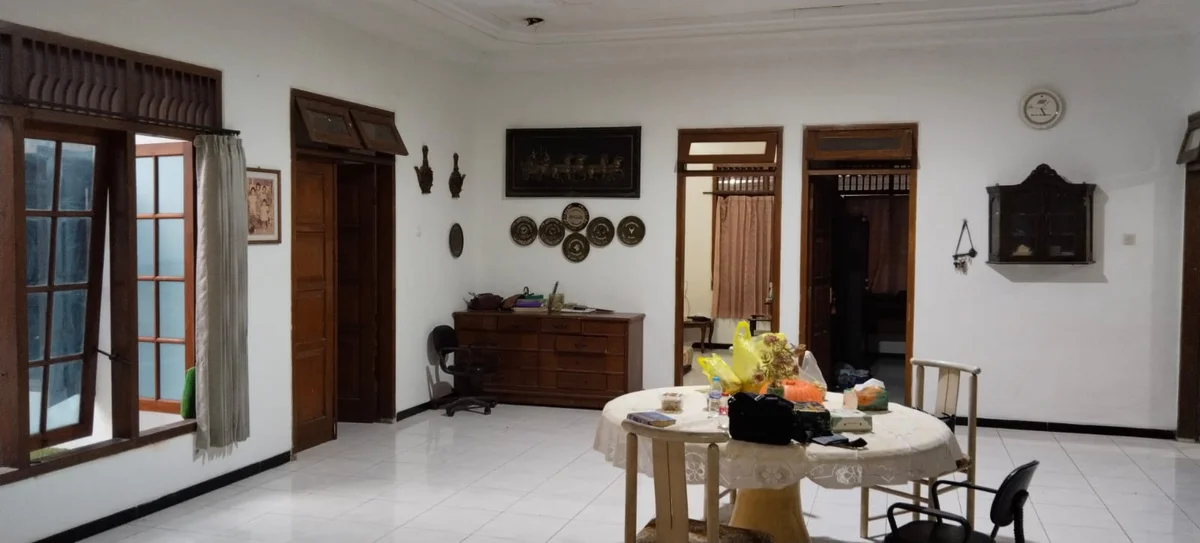 Sewa Rumah Besar/Kantor area Solo Strategis